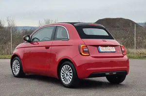 Fiat 500C 500 E (RED) Cabrio, Carplay. Bild 3