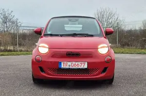 Fiat 500C 500 E (RED) Cabrio, Carplay. Bild 5