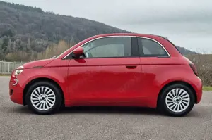 Fiat 500C 500 E (RED) Cabrio, Carplay. Bild 2