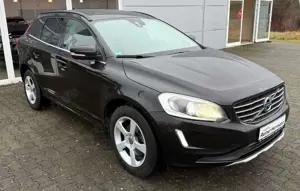 Volvo XC60 2.0 D3 MOMENTUM 2WD XENON TEILLEDER el. Heckklappe