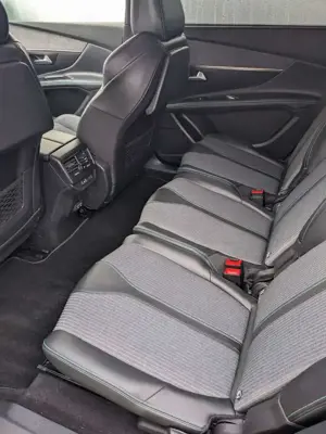 Peugeot 5008 PureTech 130 EAT8 Stop  Start Allure Pack Bild 5