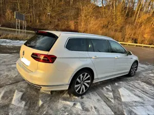 Volkswagen Passat Variant 2.0 TDI SCR 4Motion DSG (BMT) Highline Bild 5