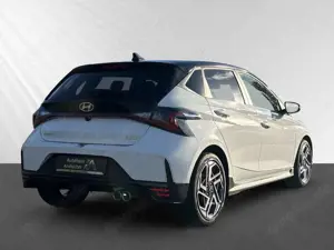Hyundai i20 MY25 1.0 T-GDI 7-DCT 2WD N Line, Dachlack Bild 3