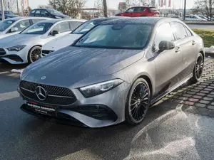 Mercedes-Benz A 250 4M LIMOUSINE AMG LINE PANO PDC MULTIBEAM
