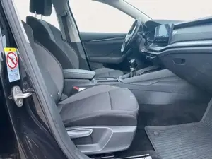 Skoda Octavia Combi 2,0 TDI AHK KLIMA LED SHZ PDC Blue Bild 2