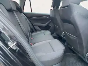 Skoda Octavia Combi 2,0 TDI AHK KLIMA LED SHZ PDC Blue Bild 4