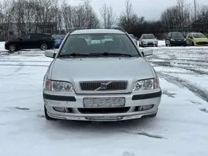 Volvo V40 1.8 Sport Bild 2