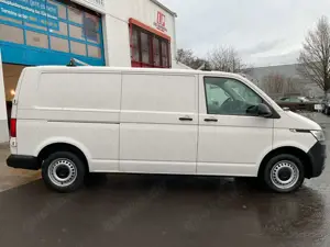 Volkswagen T6 Transporter T6.1 Transporter 2.0 TDI Lang AHK Klima 3.Sitzer Bild 4