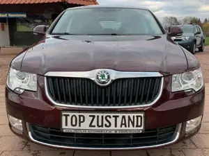 Skoda Superb 2.0 TDI DSG Navi,PDC,AHK,E-Sitz,SD