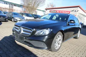 Mercedes-Benz E 220 d T Autom. Navi,Kamera,PDC,LED,Leder