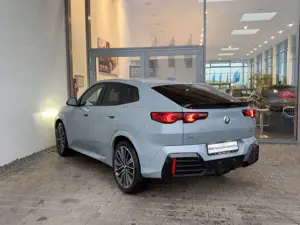 BMW X2 sDrive20i M Sportpaket HUD.AHK.H/K.LED.Park+. Bild 4