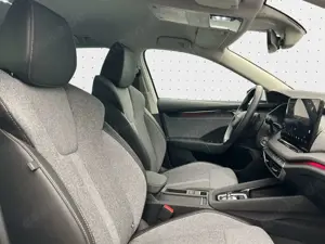 Skoda Octavia Combi 2.0 TDI DSG Selection*NAVI*AHK*360 Bild 5