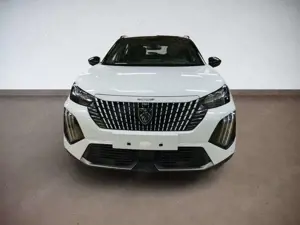 Peugeot 2008 Hybrid 145 GT Bild 5