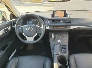 Lexus CT 200h 1.8 hybrid LUXURY LINE