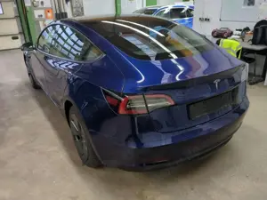 Tesla Model 3 RWD Pano S-Dach Wapu ACC El.Heckkl. Key Bild 4