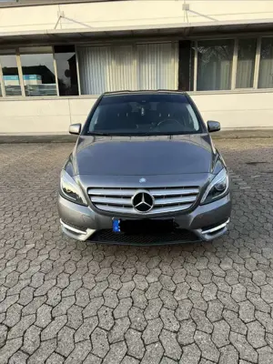 Mercedes-Benz B 200 (BlueEFFICIENCY) 7G-DCT