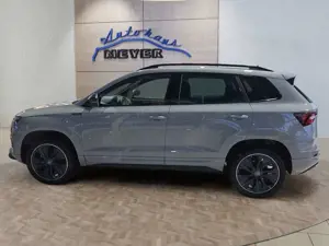 Skoda Karoq Sportline 1,5TSI DSG 4*J.Gar/Pano/aAHK/Matrix/Navi Bild 2