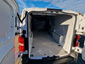 Opel Vivaro Kasten Edition*Rüfakam*AHK*mtl 299,- Bild 4