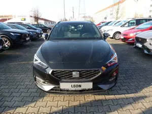 SEAT Leon Sportstourer FR 2.0 TDI DSG + Panorama Bild 2