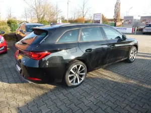 SEAT Leon Sportstourer FR 2.0 TDI DSG + Panorama Bild 4
