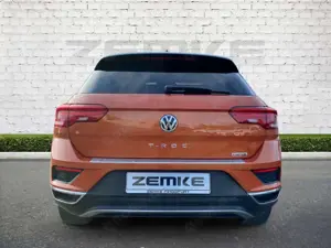Volkswagen T-Roc 2.0 TDI DSG Style 4Motion AHK-abnehmbar El. Panoda Bild 5