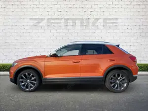 Volkswagen T-Roc 2.0 TDI DSG Style 4Motion AHK-abnehmbar El. Panoda Bild 3