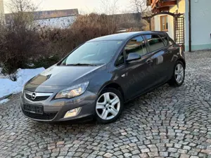 Opel Astra J Edition / Navi / AHK / Sitzheizung