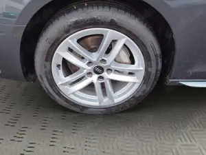 Audi A4 Avant 40 TDI qu. S tronic advanced Panorama Bild 3