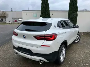 BMW X2 X2 sDrive18d  Aut. Head-Up M-Leuchten Bild 5