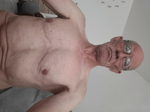 62Jähriger Mann möchte gerne verwöhnt werden 