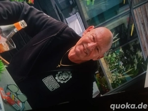 Ich 57 schlank gepflegt suche Frauen denen ich Füße lecken darf 