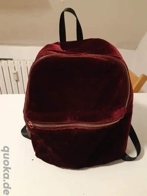 Rucksack aus rotem Samt