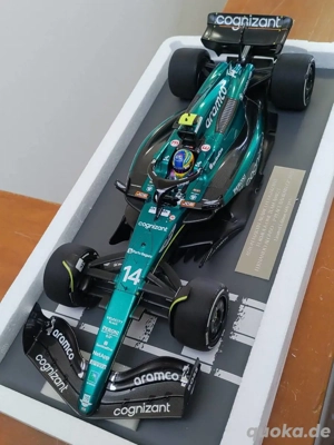 F1-Modellauto von Aston Martin im Maßstab