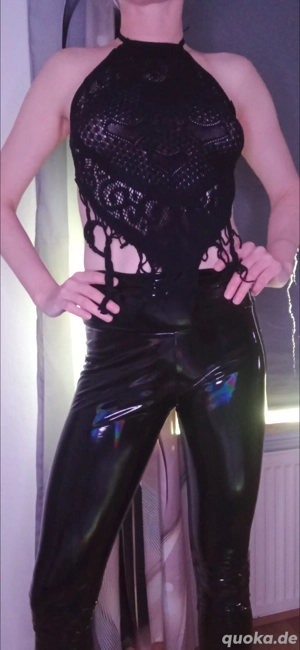 Dominante Erziehung, Online und mit Perspektive auf mehr, Herrin Polina Dominante 