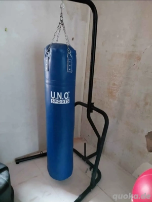 sehr großer boxsack mit ständer