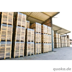 100 % trockenes und hartes Brennholz (2 Jahre Trocknungszeit)