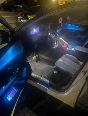 Peugeot 3008 3008 Hybrid4 300 e-EAT8 GT Bild 2