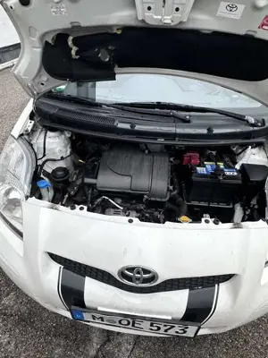Toyota Yaris 1.0 VVT-i Sol Bild 5
