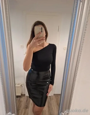 Lacklederrock mit Reißverschluss hinten