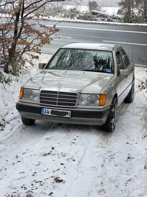 Mercedes-Benz E 250 D Oldtimer H-Zulassung