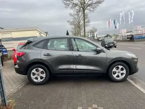 Ford Kuga 1,5 Ecoboost Cool  Connect FINANZIERUNG Bild 4