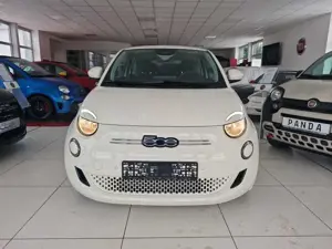 Fiat 500 23,8 kw/h Bild 2