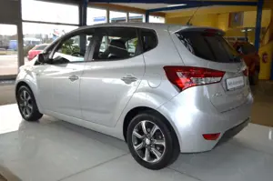 Hyundai iX20 YES! AUTOMATIK / KLIMA / PDC / 30TKM Bild 3