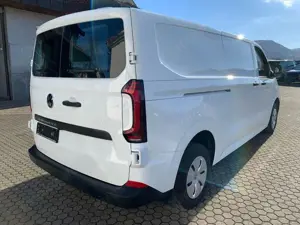 Volkswagen T7 Transporter T7 Kasten LR lang 125 kW Kamera Flügeltür LED AppC Bild 3