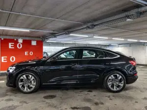 Audi e-tron 55 qu S line Matrix Pano HeadUp Bild 4