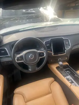 Volvo XC90 T6 AWD Inscription 7 Sitzer Automatik Bild 4