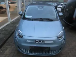 Fiat 500e e Icon Navi Allwetterreifen Android Apple CarPlay Bild 3