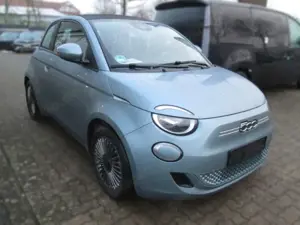 Fiat 500e e Icon Navi Allwetterreifen Android Apple CarPlay Bild 2