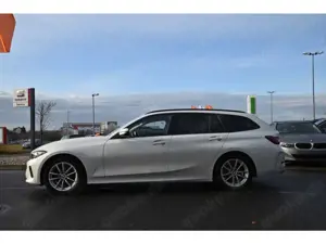 BMW 320 d Touring xDrive Navi LED SHz Apple CP PDC Bild 5