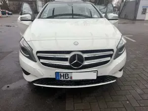 Mercedes-Benz A 180 (BlueEFFICIENCY) Style